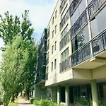 Modern City Center Apartman *