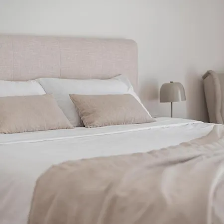 Modern City Center Apartman