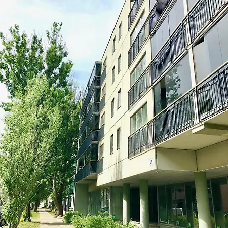 Modern City Center Apartment *