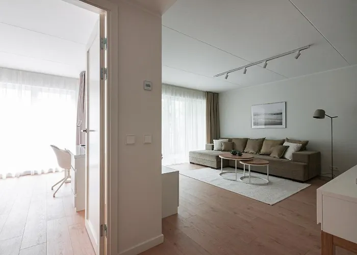 Modern City Center アパート